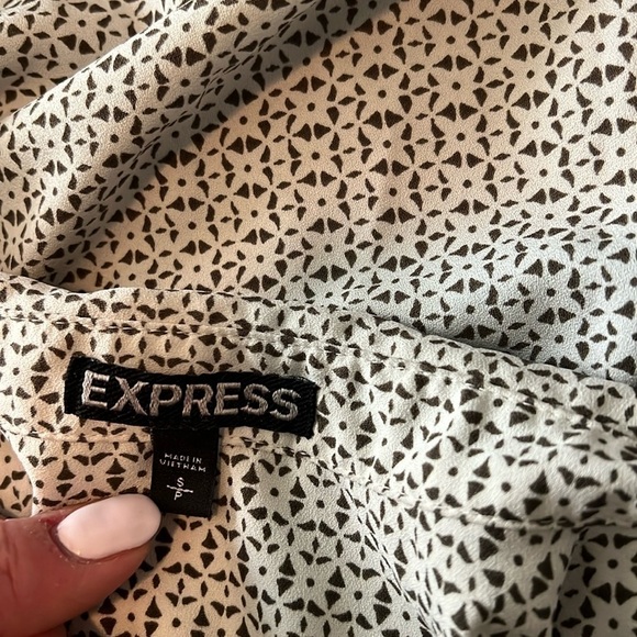 Express Geometric Print Button Front Shirt Dress in Brown & White Size Small - Picture 5 of 6
